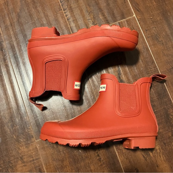 * NEW * Hunter Women’s Chelsea Boots - 5 Military Red - Picture 3 of 7